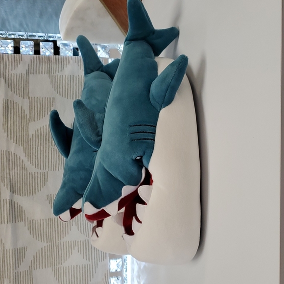 Kids' Knox Shark Loafer Slippers - Picture 3 of 5